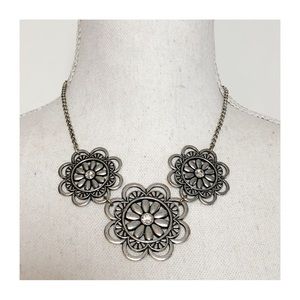 GA Gun Metal Tone Chain Link Flower Statement Collared Necklace with Jewels